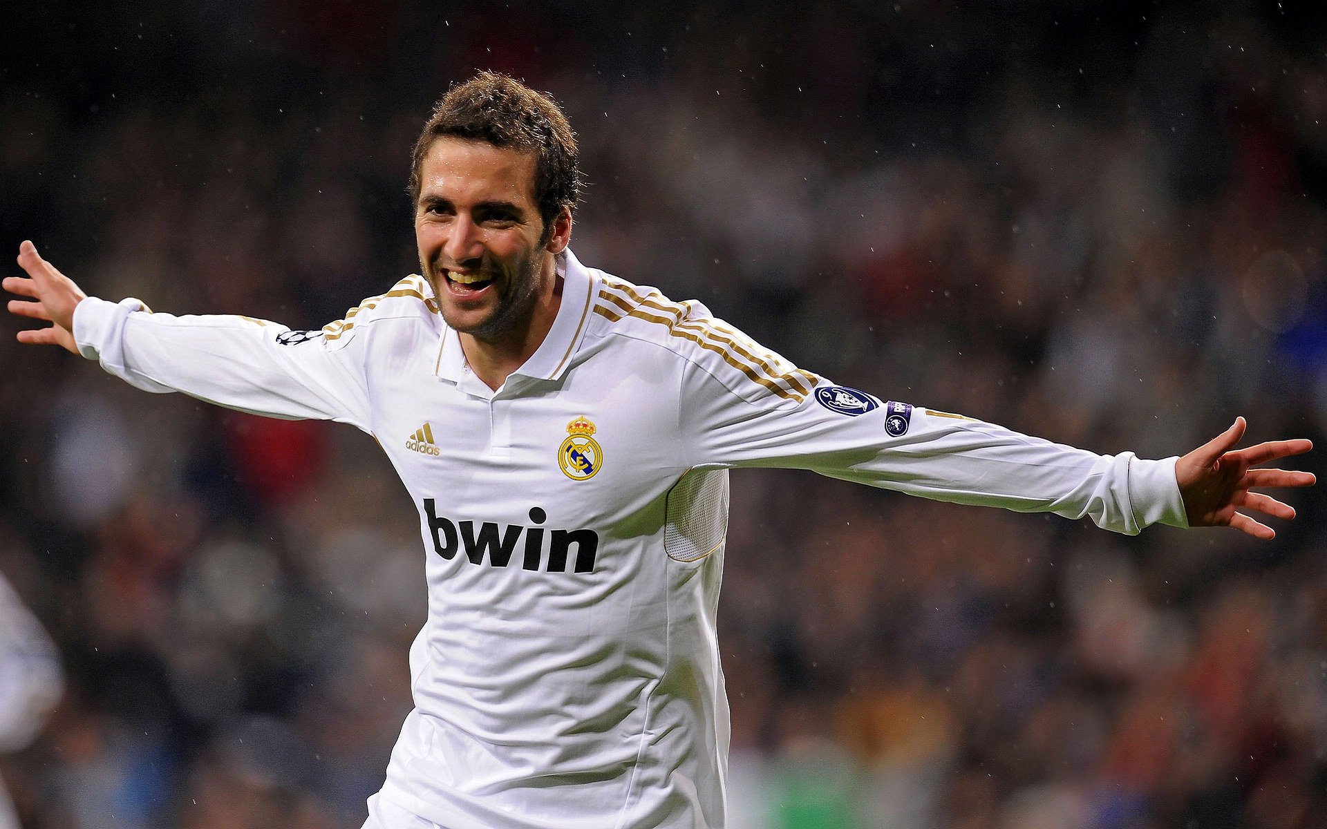 拜仁本轮换上凯恩、迪亚斯、奥利塞,是德甲史上最“贵”的换人