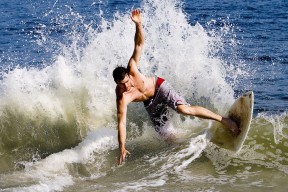 leyu乐鱼体育综合-中超球队临场换人策略改变比赛走势，中超最快换人