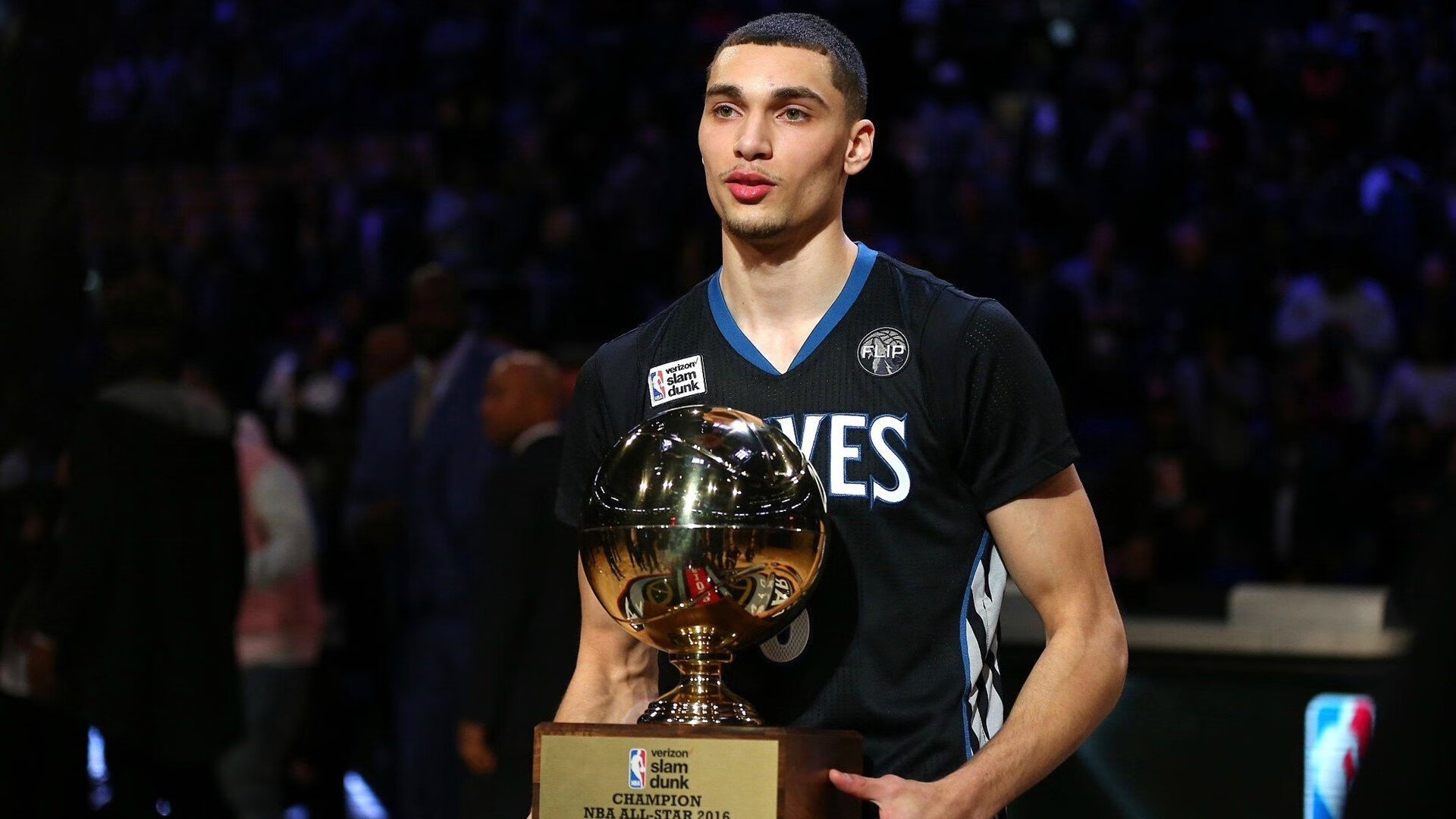 电竞鸟巢之夜AG超玩会卫冕KPL年度总冠军，ag超玩会夺冠记录片